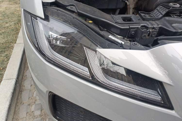 Used Jaguar XFL 2023 XFL 2.0T P250 Two-Wheel-Drive Elite Sport Edition Right Front Headlight