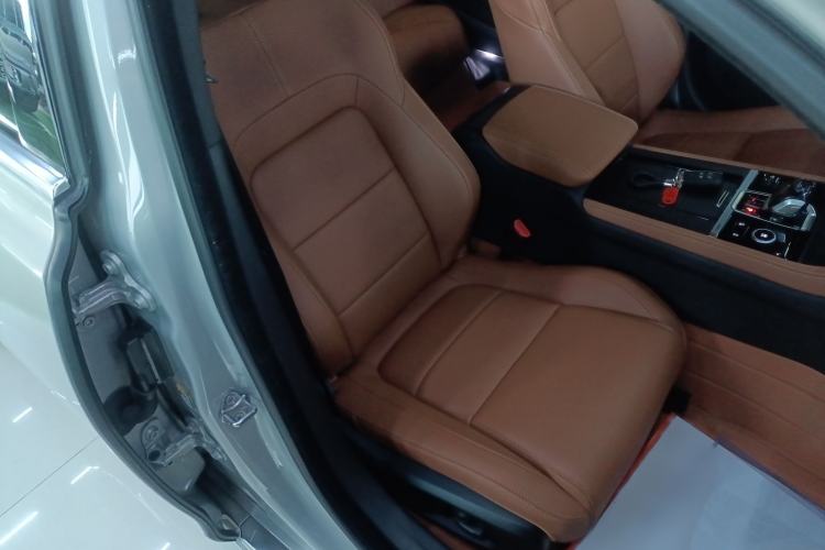 Used Jaguar XFL 2023 XFL 2.0T P250 Two-Wheel-Drive Elite Sport Edition Right Front Seat