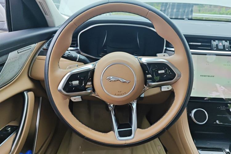 Used Jaguar XFL 2023 XFL 2.0T P250 Two-Wheel-Drive Luxury Deluxe Edition Steering Wheel