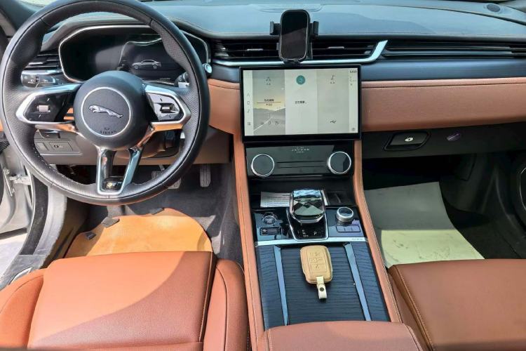 Used Jaguar XFL 2023 XFL 2.0T P250 Two-Wheel-Drive Elite Sport Edition Trunk