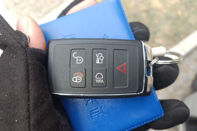 Used Jaguar XFL 2023 XFL 2.0T P250 Two-Wheel-Drive Elite Sport Edition Vehicle Key