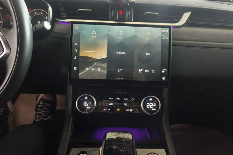 Used Jaguar XFL 2023 XFL 2.0T P200 Two-Wheel-Drive Elite Luxury Edition Audio And AC Panel