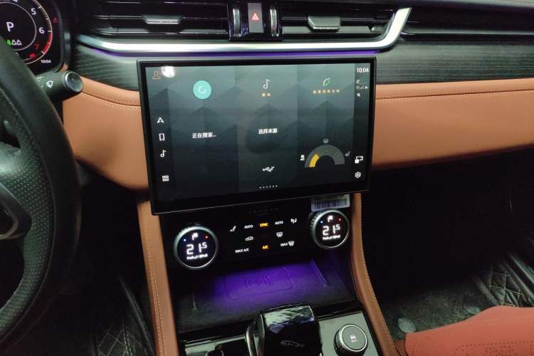 Used Jaguar XFL 2023 XFL 2.0T P250 Two-Wheel-Drive Elite Sport Edition Audio And AC Panel