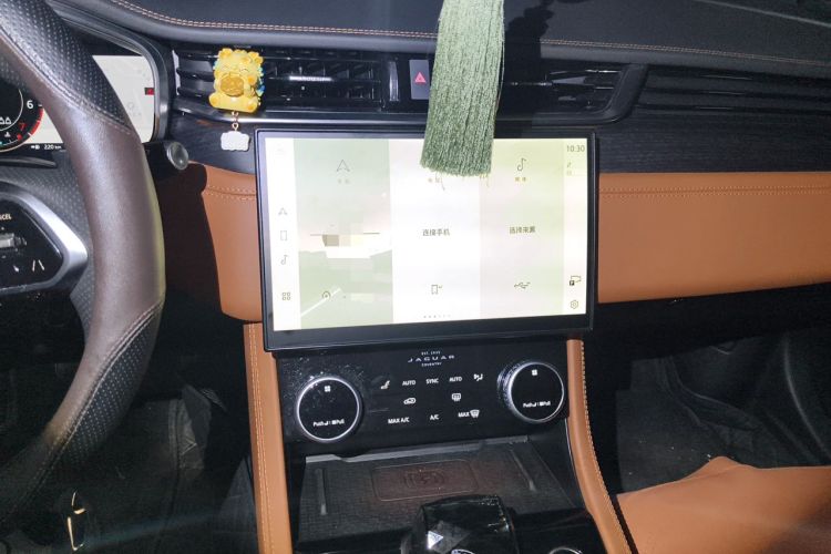 Used Jaguar XFL 2023 XFL 2.0T P250 Two-Wheel-Drive Elite Sport Gold Edition Audio And AC Panel