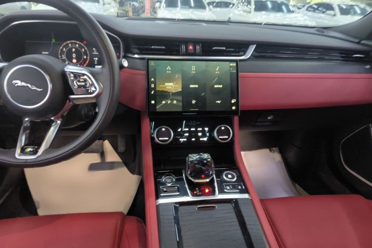 Used Jaguar XFL 2023 XFL 2.0T P250 Two-Wheel-Drive Elite Sport Edition Audio And AC Panel