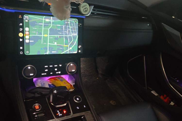 Used Jaguar XFL 2023 XFL 2.0T P200 Two-Wheel-Drive Elite Luxury Edition Audio And AC Panel