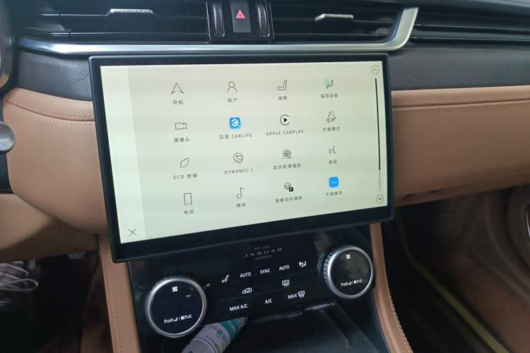 Used Jaguar XFL 2023 XFL 2.0T P250 Two-Wheel-Drive Luxury Deluxe Edition Audio And AC Panel