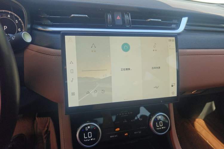 Used Jaguar XFL 2023 XFL 2.0T P250 Two-Wheel-Drive Elite Sport Gold Edition Audio And AC Panel