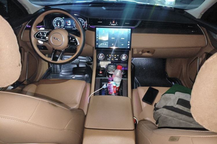 Used Jaguar XFL 2023 XFL 2.0T P250 Two-Wheel-Drive Luxury Deluxe Edition Center Console