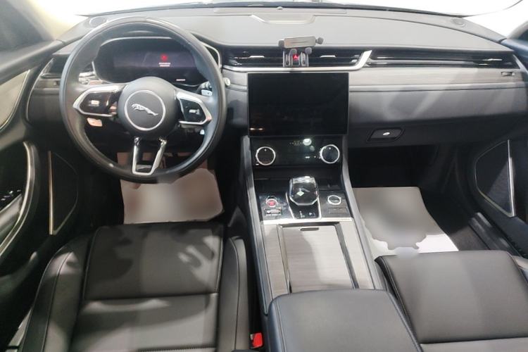 Used Jaguar XFL 2023 XFL 2.0T P200 Two-Wheel-Drive Elite Luxury Edition Center Console