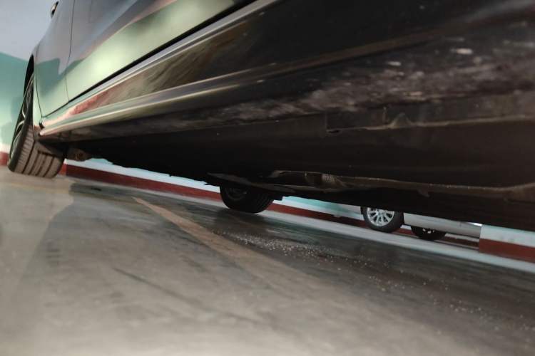 Used Jaguar XFL 2023 XFL 2.0T P250 Two-Wheel-Drive Elite Sport Edition Chassis Front Right