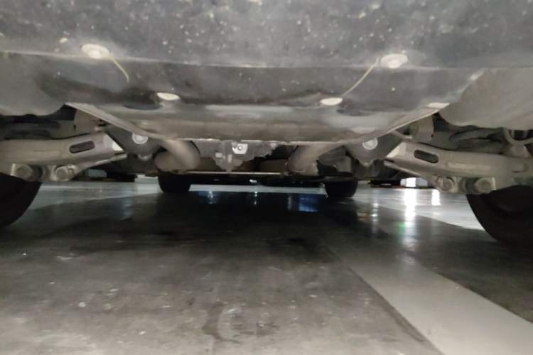 Used Jaguar XFL 2023 XFL 2.0T P250 Two-Wheel-Drive Elite Sport Edition Chassis Rear