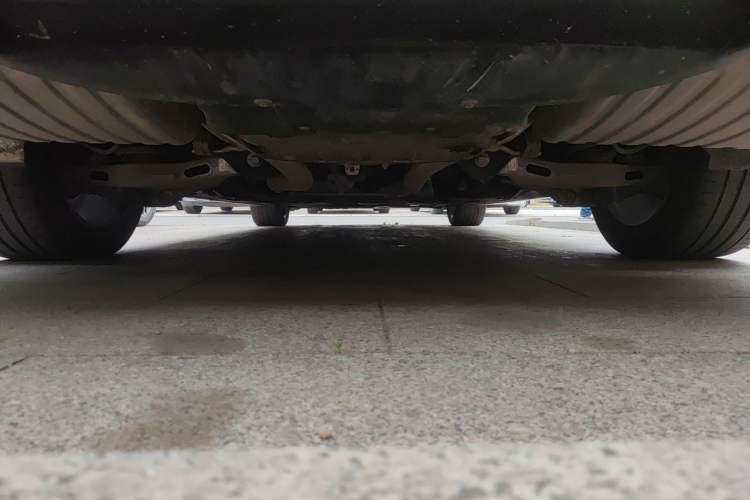 Used Jaguar XFL 2023 XFL 2.0T P300 Four-Wheel-Drive Flagship Sport Edition Chassis Rear