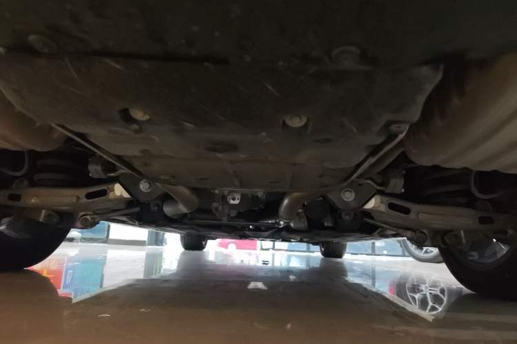 Used Jaguar XFL 2023 XFL 2.0T P250 Two-Wheel-Drive Elite Sport Edition Chassis Rear