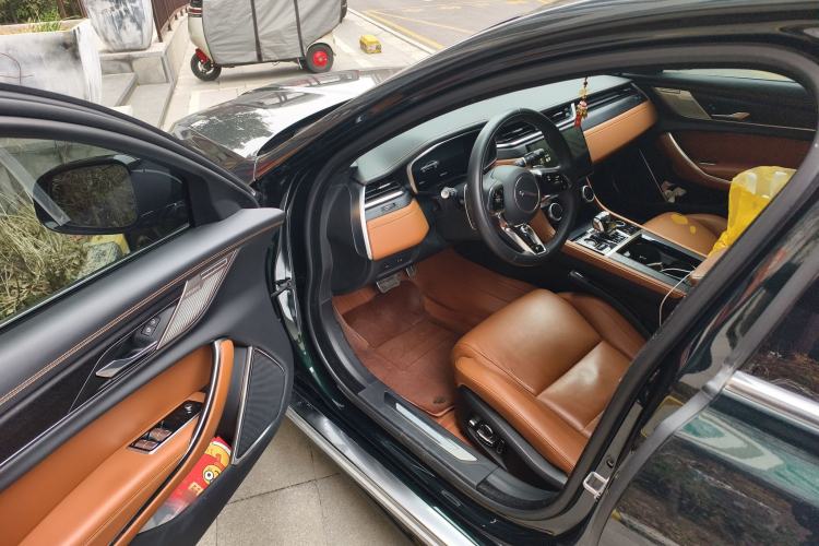Used Jaguar XFL 2023 XFL 2.0T P300 Four-Wheel-Drive Flagship Sport Edition Driver Seat