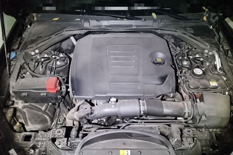 Used Jaguar XFL 2023 XFL 2.0T P250 Two-Wheel-Drive Elite Sport Gold Edition Engine Bay