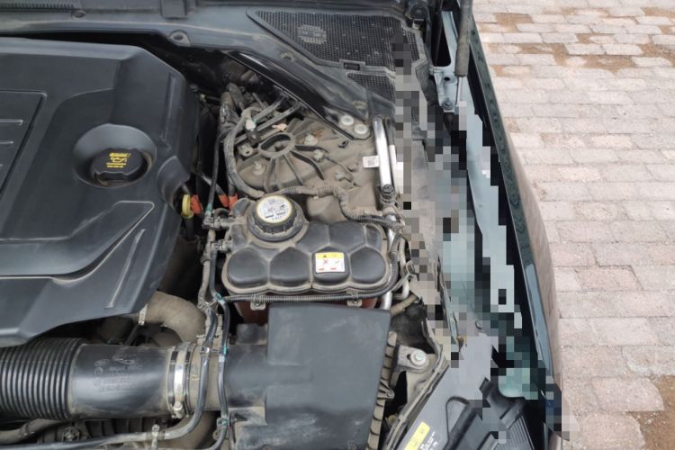 Used Jaguar XFL 2023 XFL 2.0T P250 Two-Wheel-Drive Elite Sport Edition Engine Bay Left