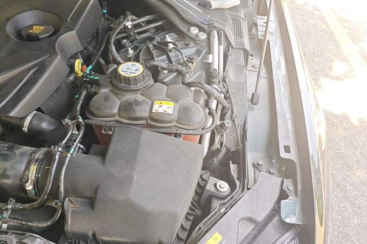 Used Jaguar XFL 2023 XFL 2.0T P250 Two-Wheel-Drive Luxury Deluxe Edition Engine Bay Left