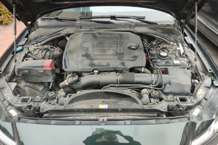 Used Jaguar XFL 2023 XFL 2.0T P300 Four-Wheel-Drive Flagship Sport Edition Engine Bay
