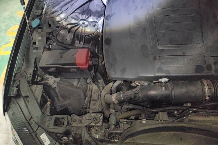 Used Jaguar XFL 2023 XFL 2.0T P250 Two-Wheel-Drive Elite Sport Edition Engine Bay Right
