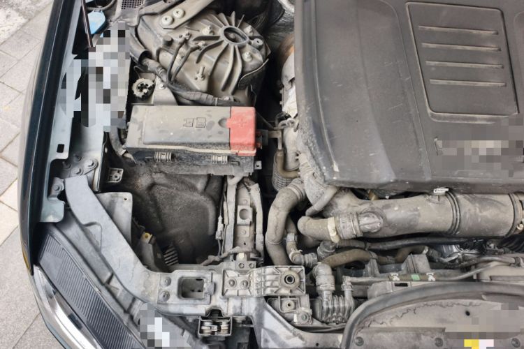 Used Jaguar XFL 2023 XFL 2.0T P300 Four-Wheel-Drive Flagship Sport Edition Engine Bay Right