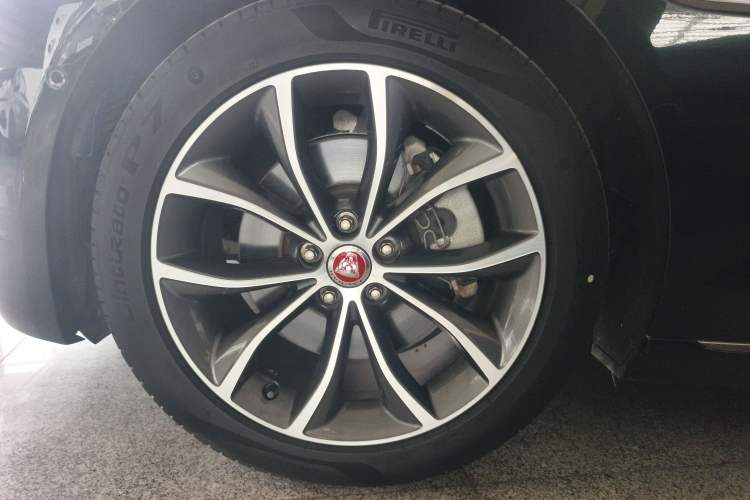 Used Jaguar XFL 2023 XFL 2.0T P200 Two-Wheel-Drive Elite Luxury Edition Exterior 4