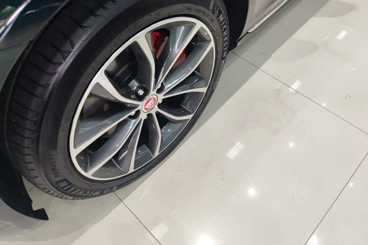 Used Jaguar XFL 2023 XFL 2.0T P250 Two-Wheel-Drive Elite Sport Edition Exterior 4