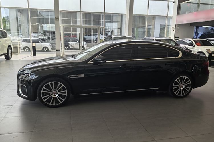 Used Jaguar XFL 2023 XFL 2.0T P250 Two-Wheel-Drive Luxury Deluxe Edition Exterior 4