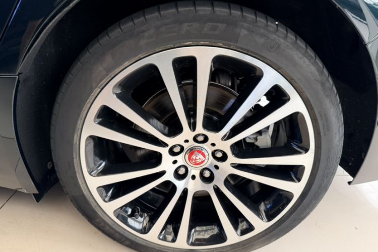 Used Jaguar XFL 2023 XFL 2.0T P250 Two-Wheel-Drive Luxury Deluxe Edition Exterior 5