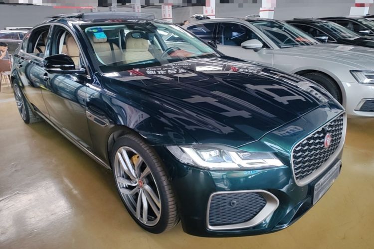 Used Jaguar XFL 2023 XFL 2.0T P250 Two-Wheel-Drive Prestige Luxury Gold Edition Front Right 45 Deg