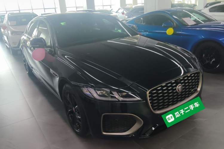 Used Jaguar XFL 2023 XFL 2.0T P250 Two-Wheel-Drive Elite Sport Gold Edition Front Right 45 Deg