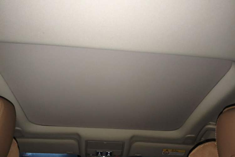 Used Jaguar XFL 2023 XFL 2.0T P250 Two-Wheel-Drive Luxury Deluxe Edition Headliner