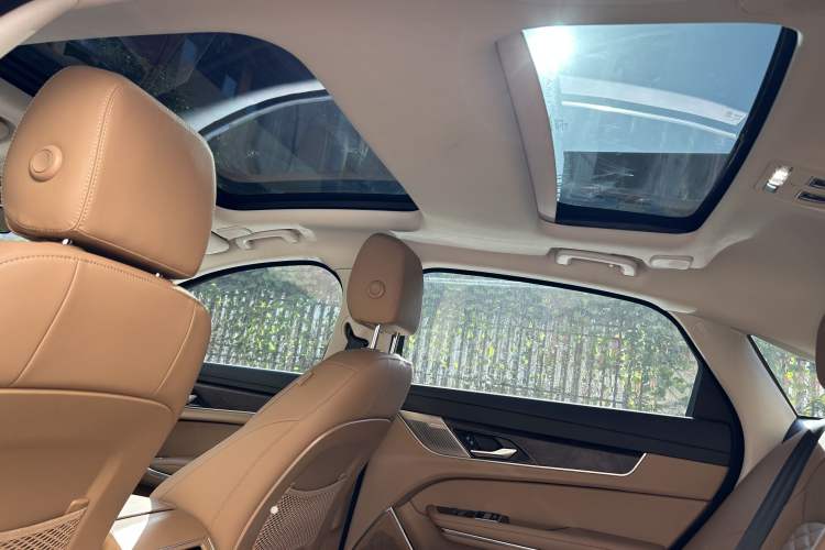 Used Jaguar XFL 2023 XFL 2.0T P250 Two-Wheel-Drive Luxury Deluxe Edition Headliner