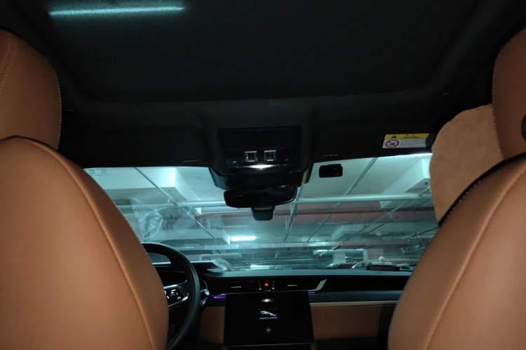 Used Jaguar XFL 2023 XFL 2.0T P250 Two-Wheel-Drive Elite Sport Edition Headliner