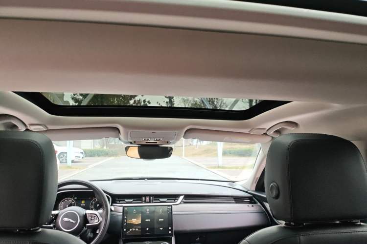 Used Jaguar XFL 2023 XFL 2.0T P200 Two-Wheel-Drive Elite Luxury Edition Headliner