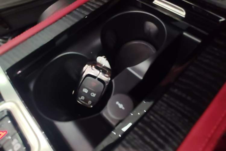Used Jaguar XFL 2023 XFL 2.0T P250 Two-Wheel-Drive Elite Sport Edition Interior 1
