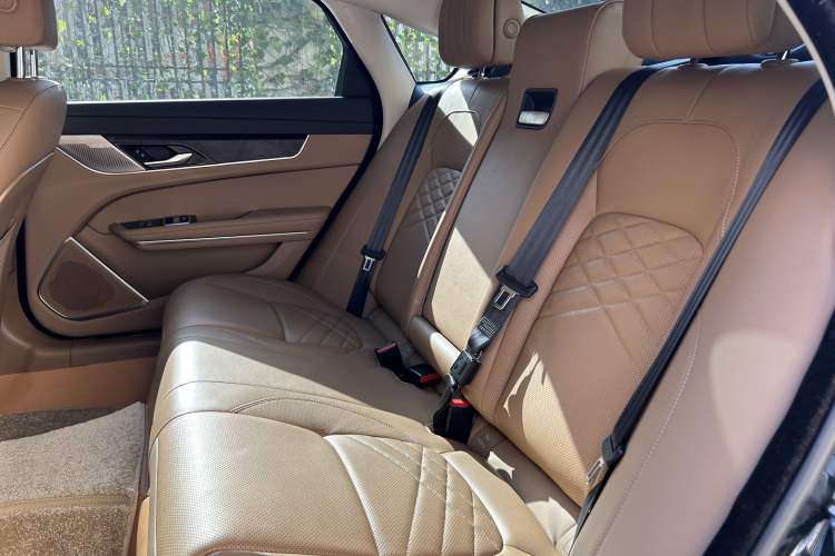 Used Jaguar XFL 2023 XFL 2.0T P250 Two-Wheel-Drive Luxury Deluxe Edition Interior 1
