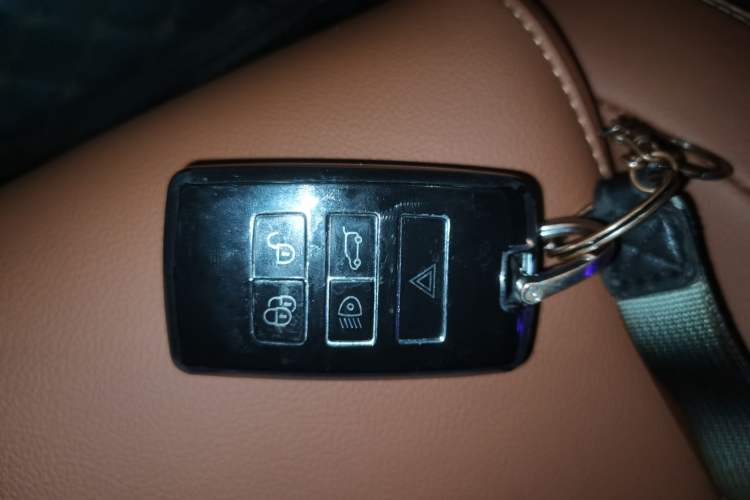 Used Jaguar XFL 2023 XFL 2.0T P250 Two-Wheel-Drive Elite Sport Edition Interior 1