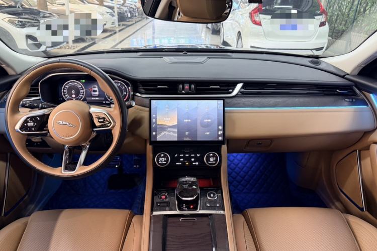Used Jaguar XFL 2023 XFL 2.0T P250 Two-Wheel-Drive Luxury Deluxe Edition Interior 3