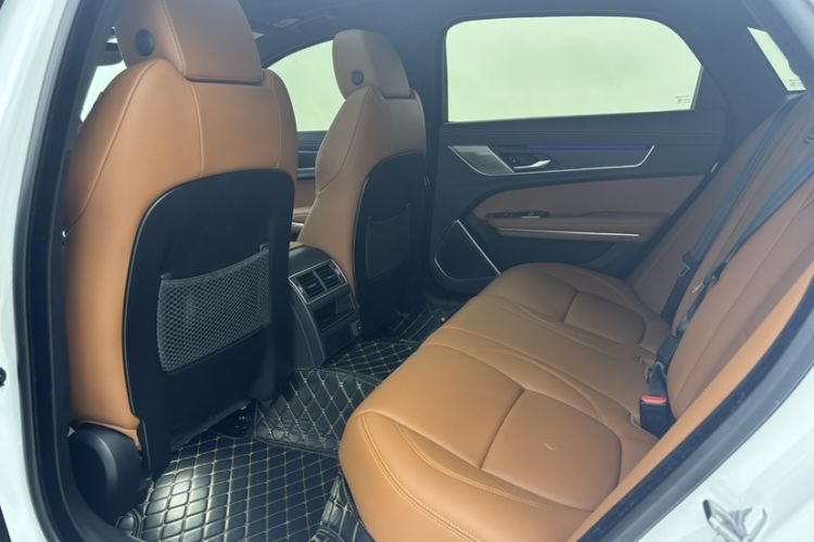 Used Jaguar XFL 2023 XFL 2.0T P250 Two-Wheel-Drive Elite Sport Edition Interior 3
