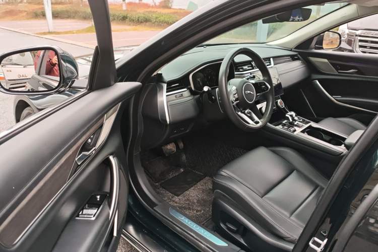Used Jaguar XFL 2023 XFL 2.0T P200 Two-Wheel-Drive Elite Luxury Edition Interior 3