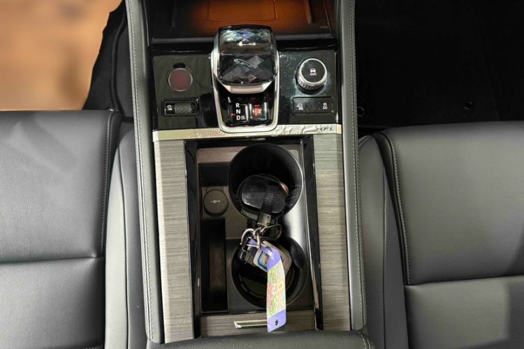 Used Jaguar XFL 2023 XFL 2.0T P200 Two-Wheel-Drive Elite Luxury Edition Interior 4
