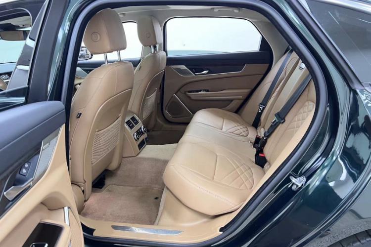 Used Jaguar XFL 2023 XFL 2.0T P250 Two-Wheel-Drive Luxury Deluxe Edition Interior 5
