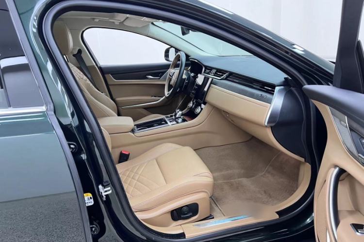 Used Jaguar XFL 2023 XFL 2.0T P250 Two-Wheel-Drive Luxury Deluxe Edition Interior 6