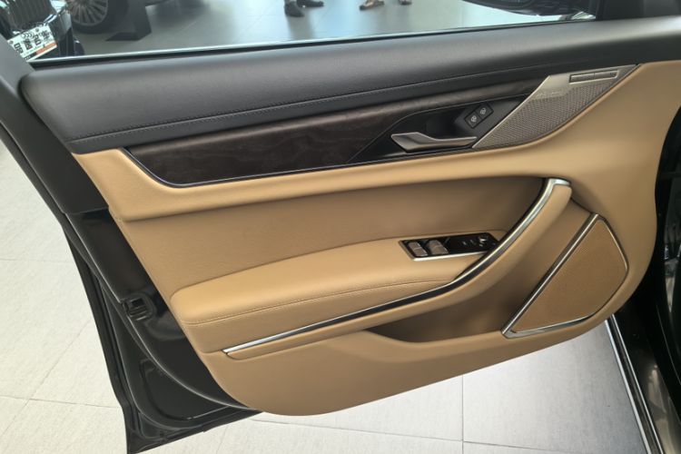 Used Jaguar XFL 2023 XFL 2.0T P250 Two-Wheel-Drive Luxury Deluxe Edition Interior 6