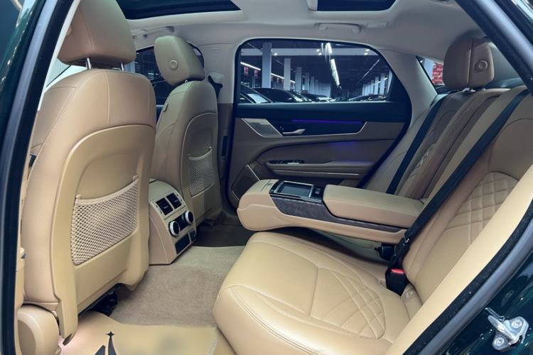 Used Jaguar XFL 2023 XFL 2.0T P250 Two-Wheel-Drive Luxury Deluxe Edition Interior 6