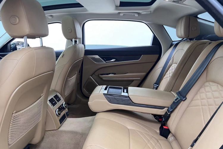 Used Jaguar XFL 2023 XFL 2.0T P250 Two-Wheel-Drive Luxury Deluxe Edition Interior 8