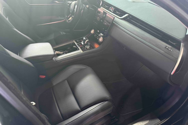 Used Jaguar XFL 2023 XFL 2.0T P200 Two-Wheel-Drive Elite Luxury Edition Interior 8