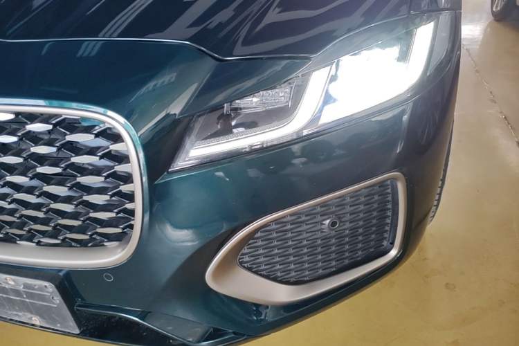 Used Jaguar XFL 2023 XFL 2.0T P250 Two-Wheel-Drive Prestige Luxury Gold Edition Left Front Headlight