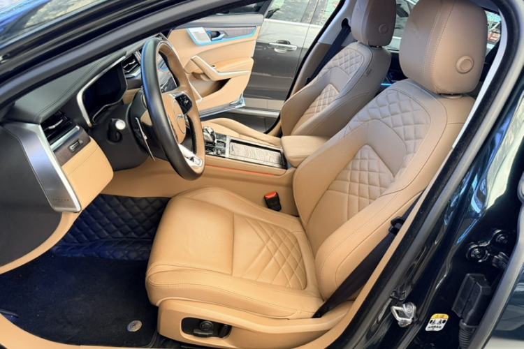 Used Jaguar XFL 2023 XFL 2.0T P250 Two-Wheel-Drive Luxury Deluxe Edition Left Front Seat